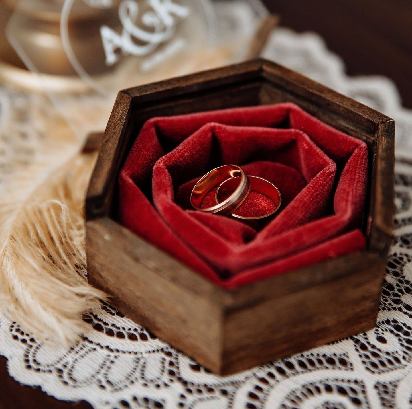 Дерев`яні коробочки для обручок