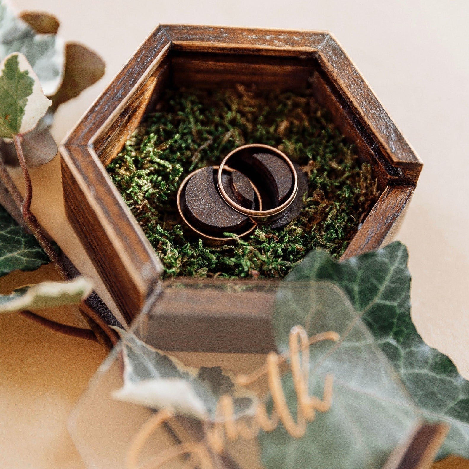 Весільна скринька для обручок