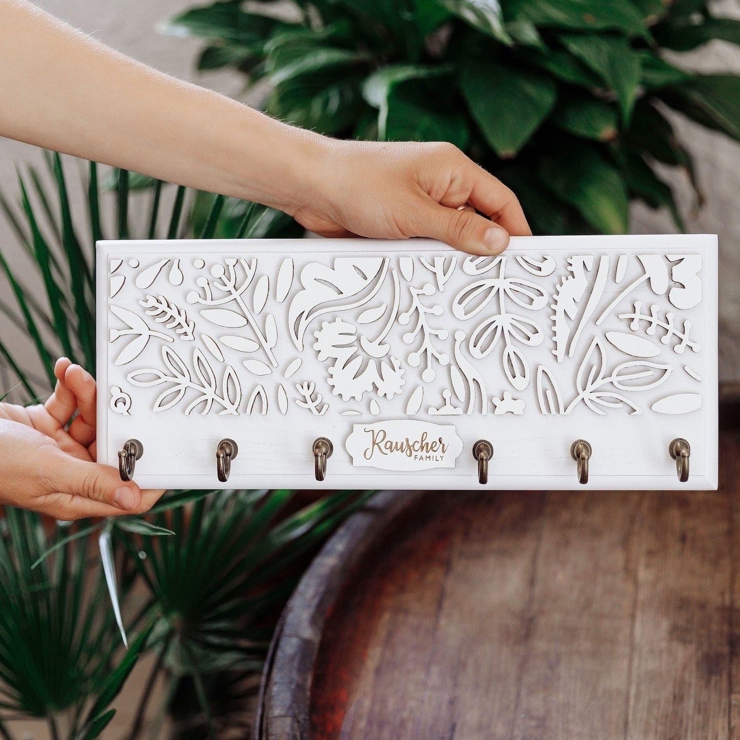 Ключниця настінна з прізвищем
ящики для ключів Оздоблення в коридор