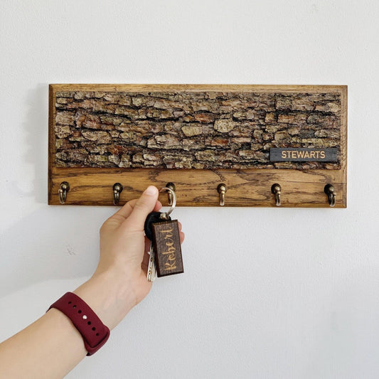 Ключниця Кора
Настінні ключниці
Навісний органайзер для ключів з натурального дерева
ключниця настінна