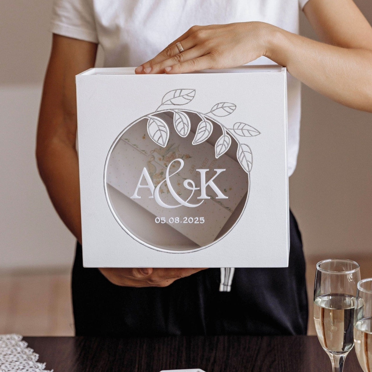 Товари для весілля