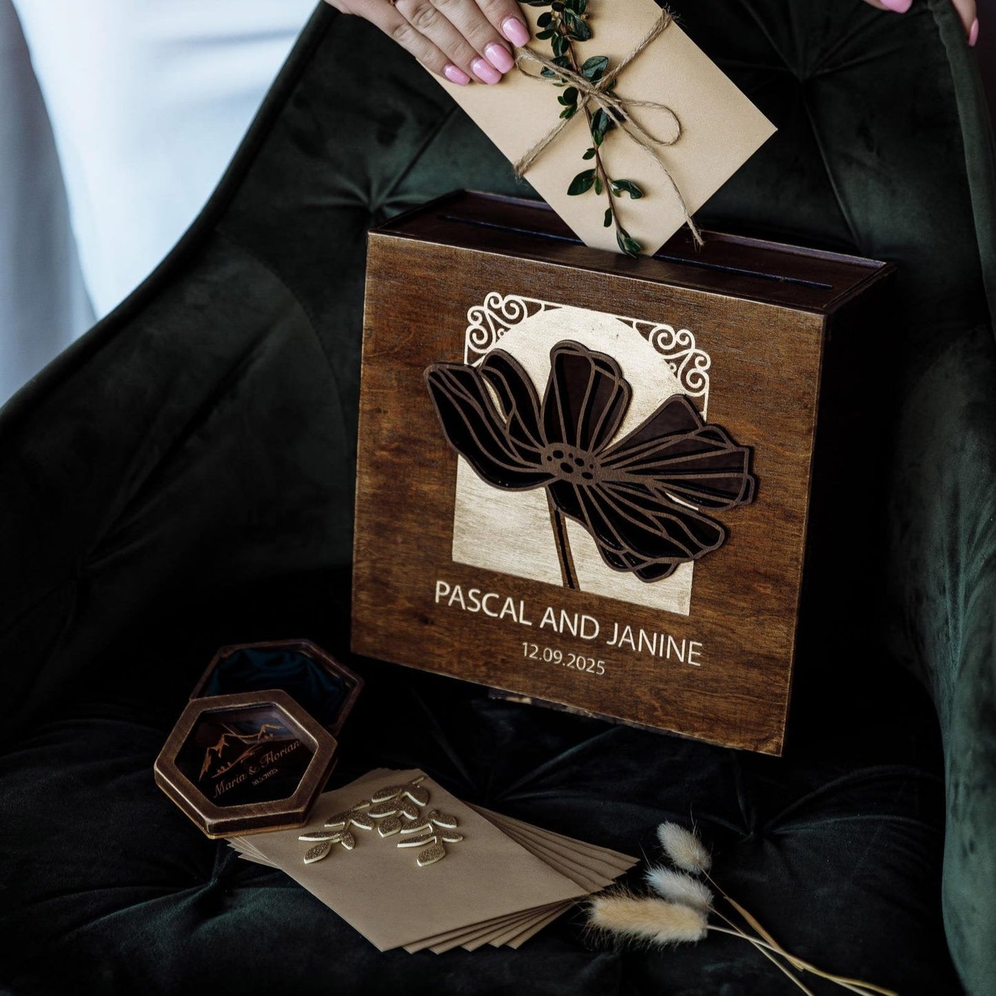 Весільні товари
Весільні аксесуари
скриня на весілля
Скринька для грошей
