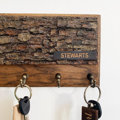 Ключниця з корою Ключниця настінна з прізвищем
ящики для ключів
ключниця, в коридор
Настінна ключниця
Епіцентр ключниця
